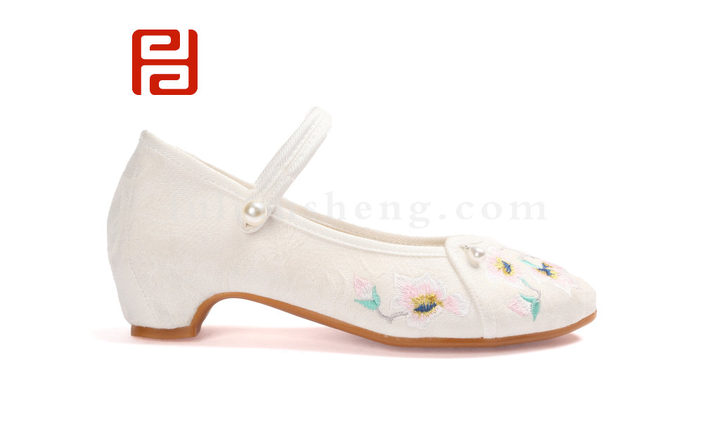 國潮有福 福連升2020春時尚中跟民族風(fēng)繡花女單鞋圖片