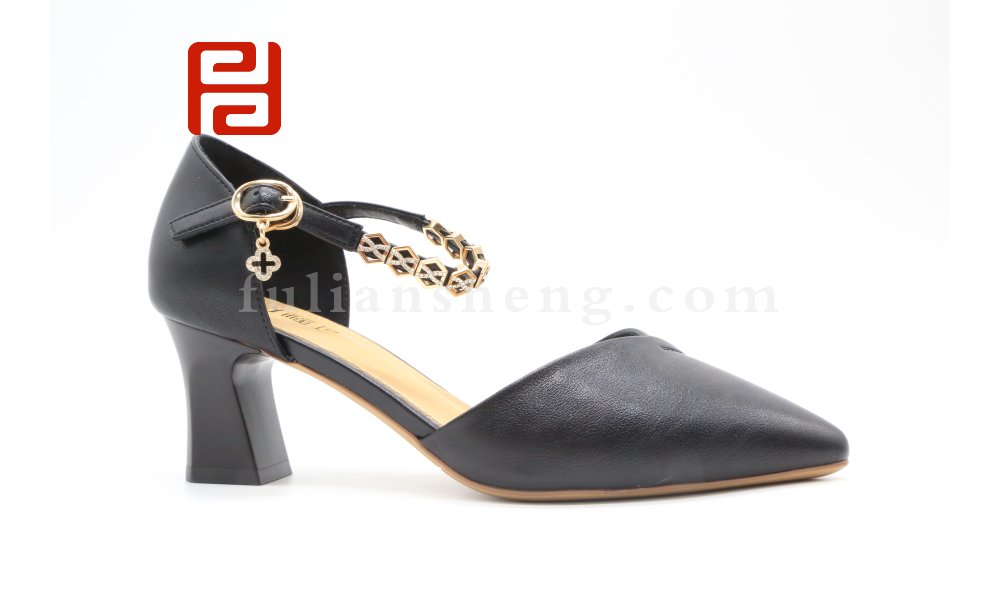 福連升夏季女鞋輕松工作中空鞋魅力時(shí)裝涼鞋