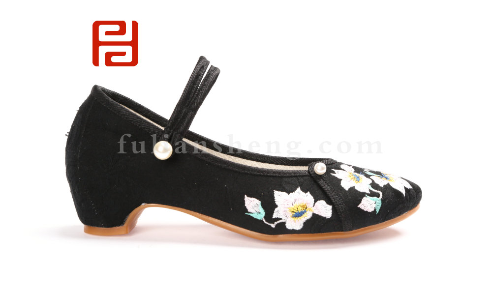國潮有福 福連升2020春時尚中跟民族風(fēng)繡花女單鞋(圖3)