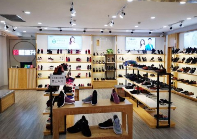 賀:內蒙古赤峰市松山區福連升北京布鞋華聯店重裝開業!