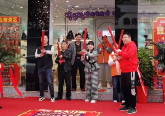 賀:福連升品牌河南新鄉(xiāng)長垣老北京布鞋店正式開業(yè)!